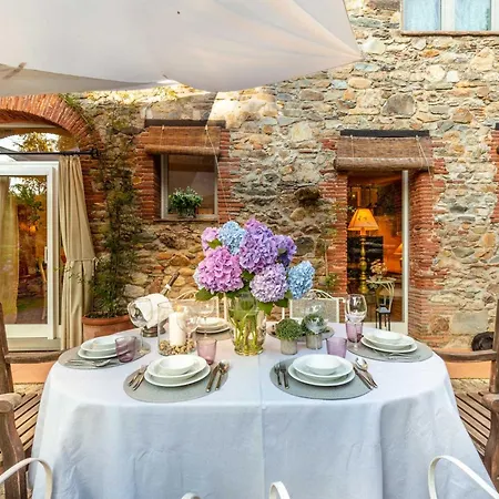 Villa In Lucca With Private Pool